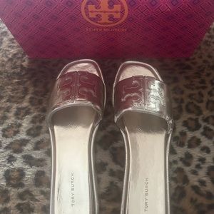 Worn only around the house. Purchased in December.